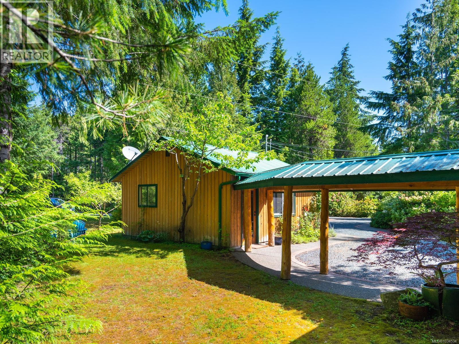 1055 Spider Lake Rd, Qualicum Beach