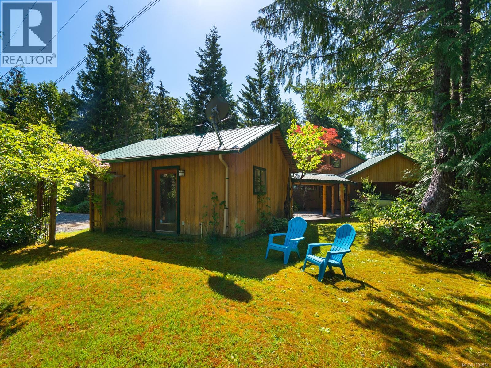 1055 Spider Lake Rd, Qualicum Beach