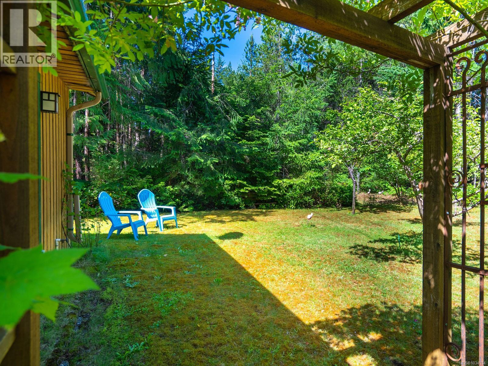 1055 Spider Lake Rd, Qualicum Beach