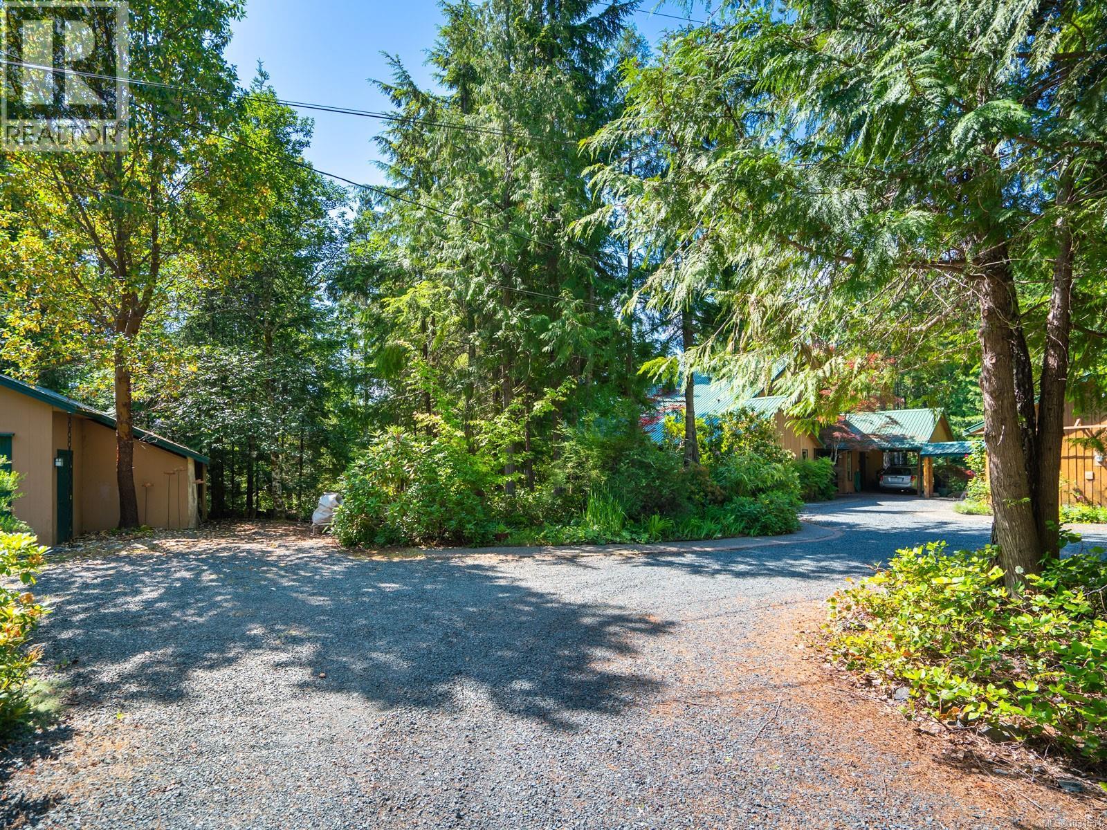 1055 Spider Lake Rd, Qualicum Beach