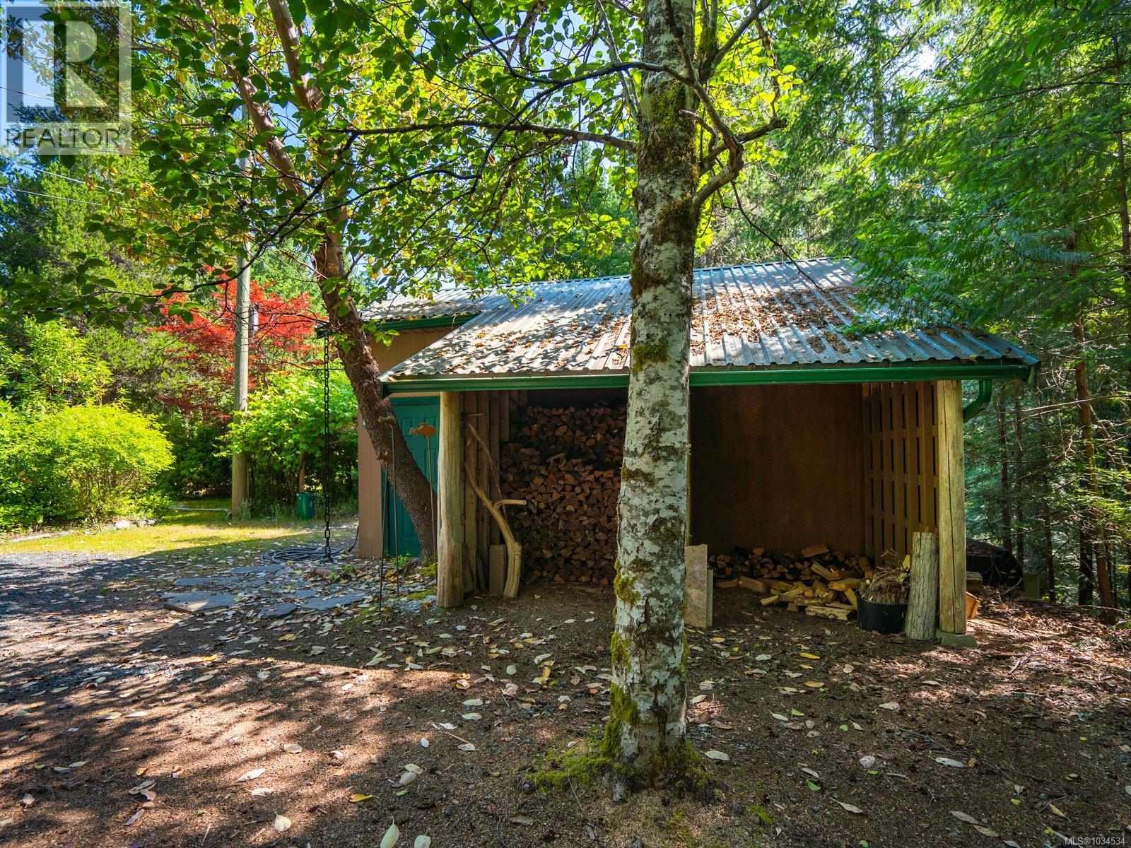1055 Spider Lake Rd, Qualicum Beach