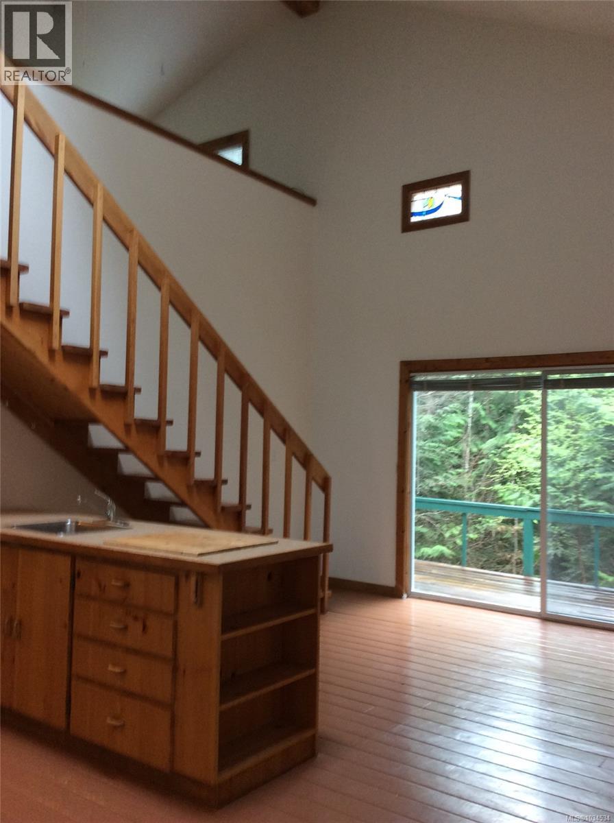 1055 Spider Lake Rd, Qualicum Beach