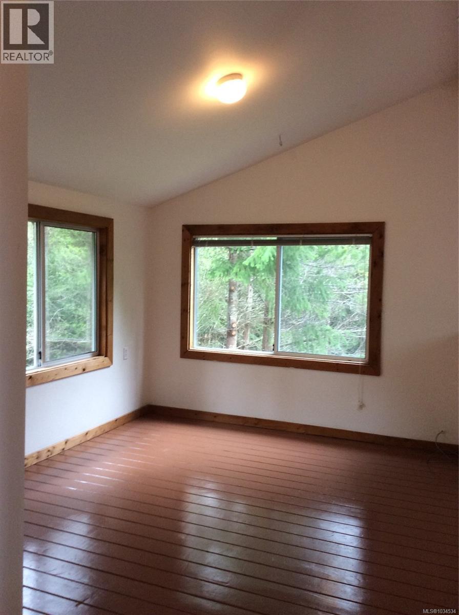 1055 Spider Lake Rd, Qualicum Beach