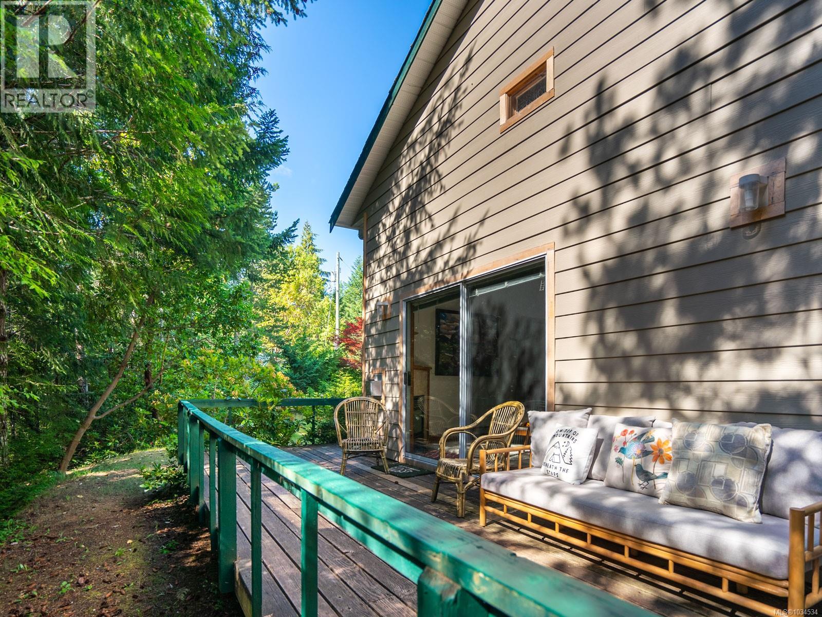 1055 Spider Lake Rd, Qualicum Beach