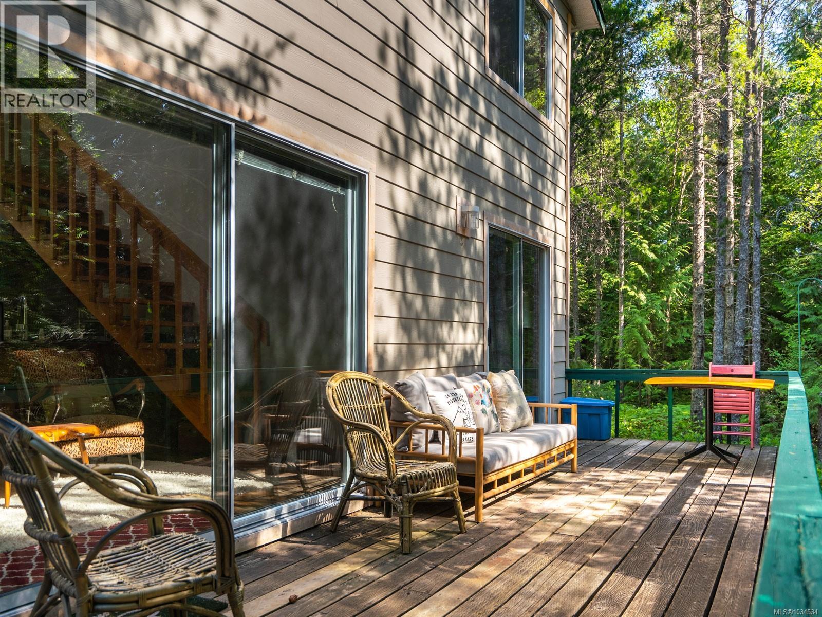 1055 Spider Lake Rd, Qualicum Beach