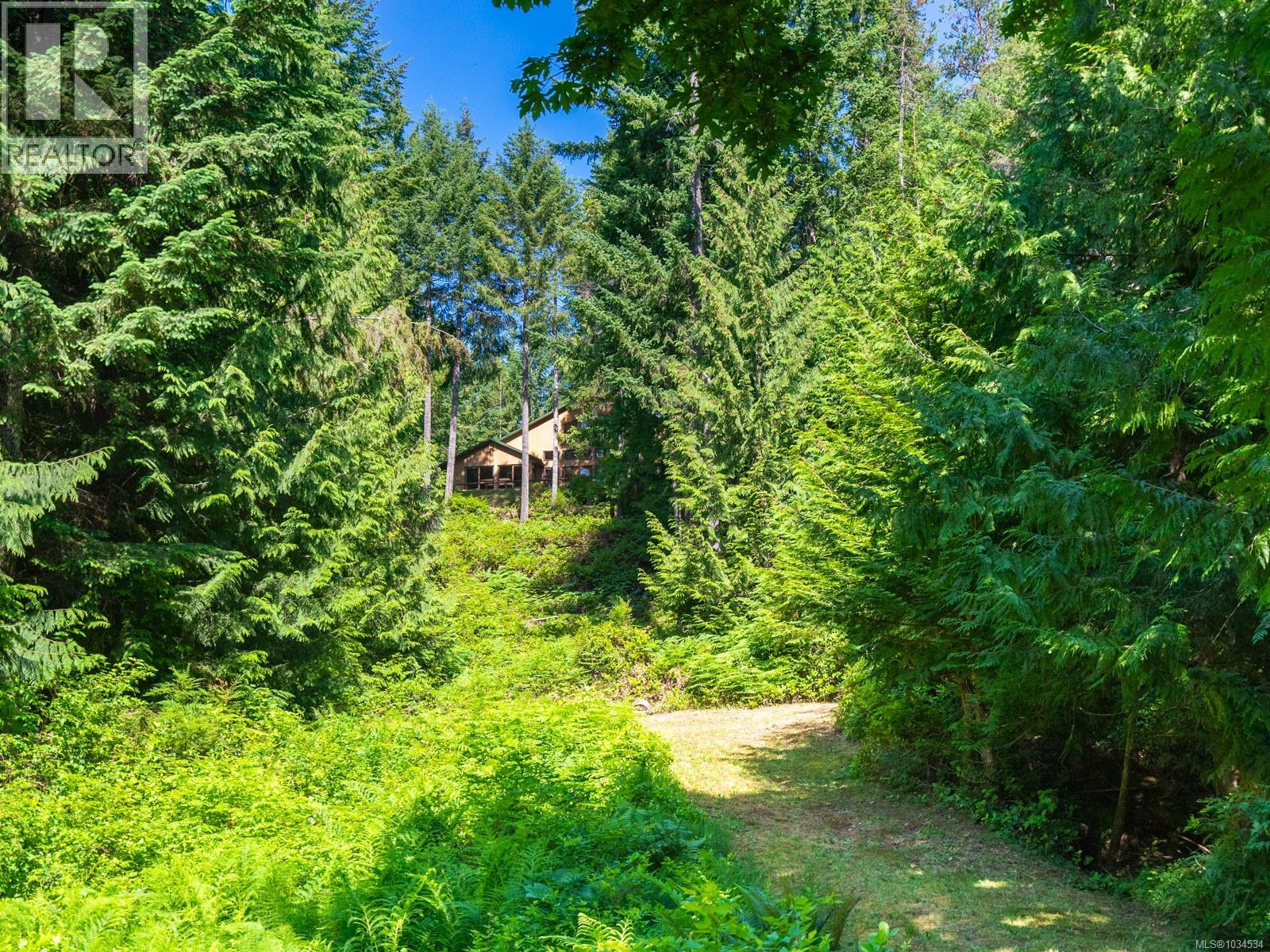 1055 Spider Lake Rd, Qualicum Beach