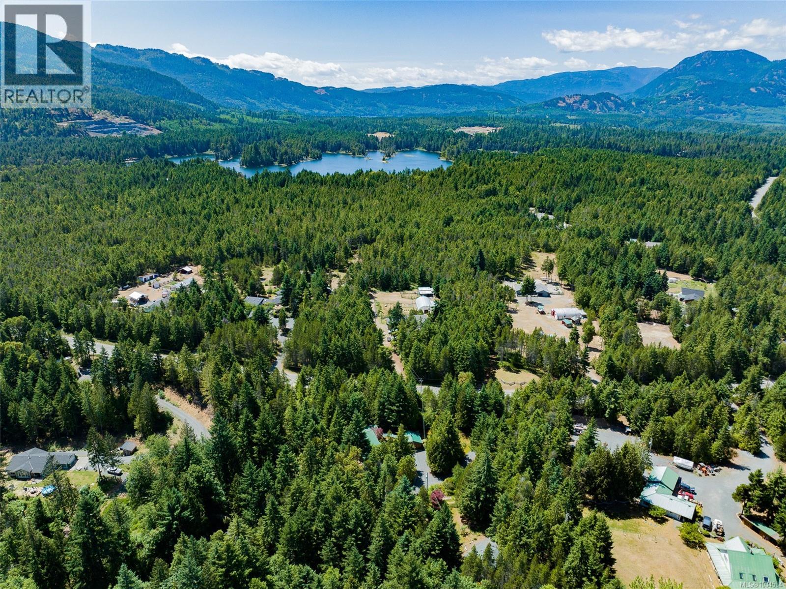 1055 Spider Lake Rd, Qualicum Beach