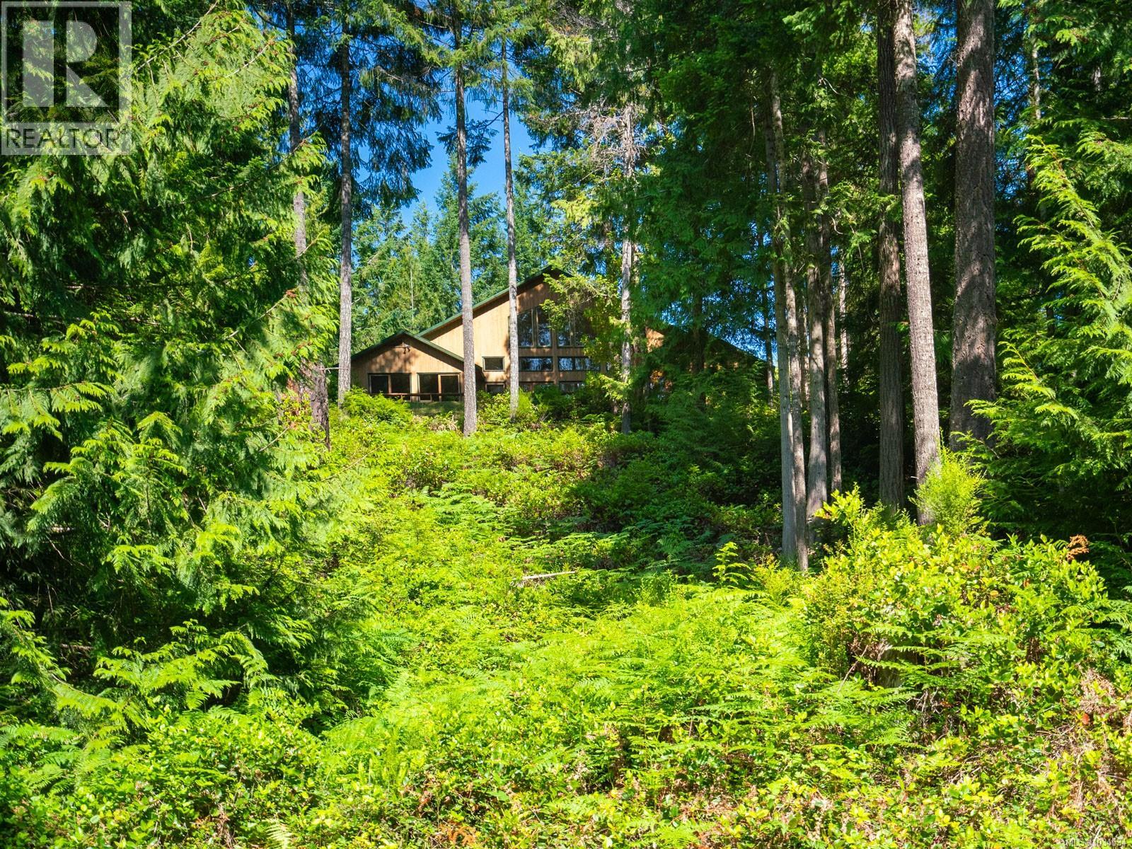 1055 Spider Lake Rd, Qualicum Beach
