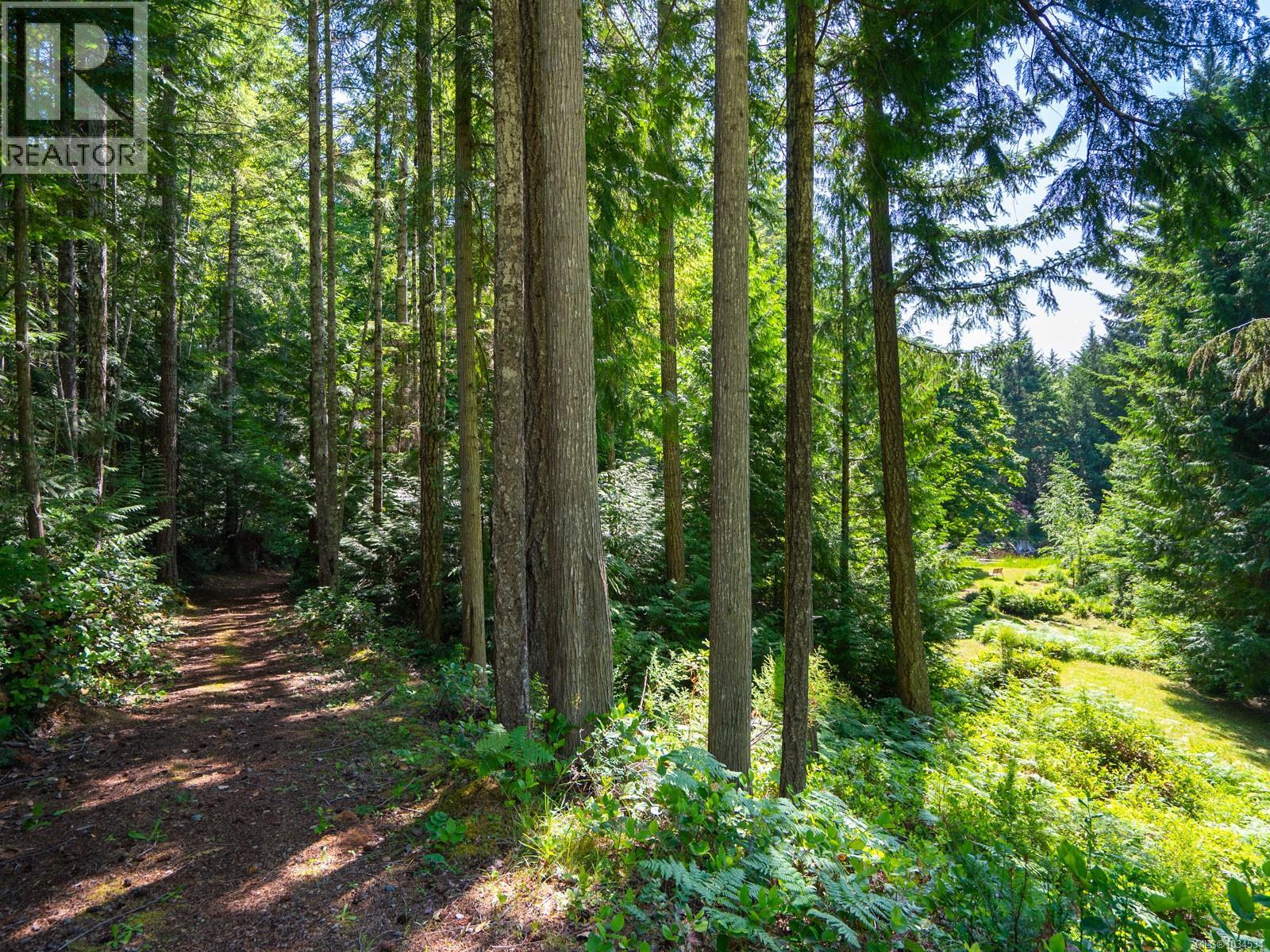 1055 Spider Lake Rd, Qualicum Beach