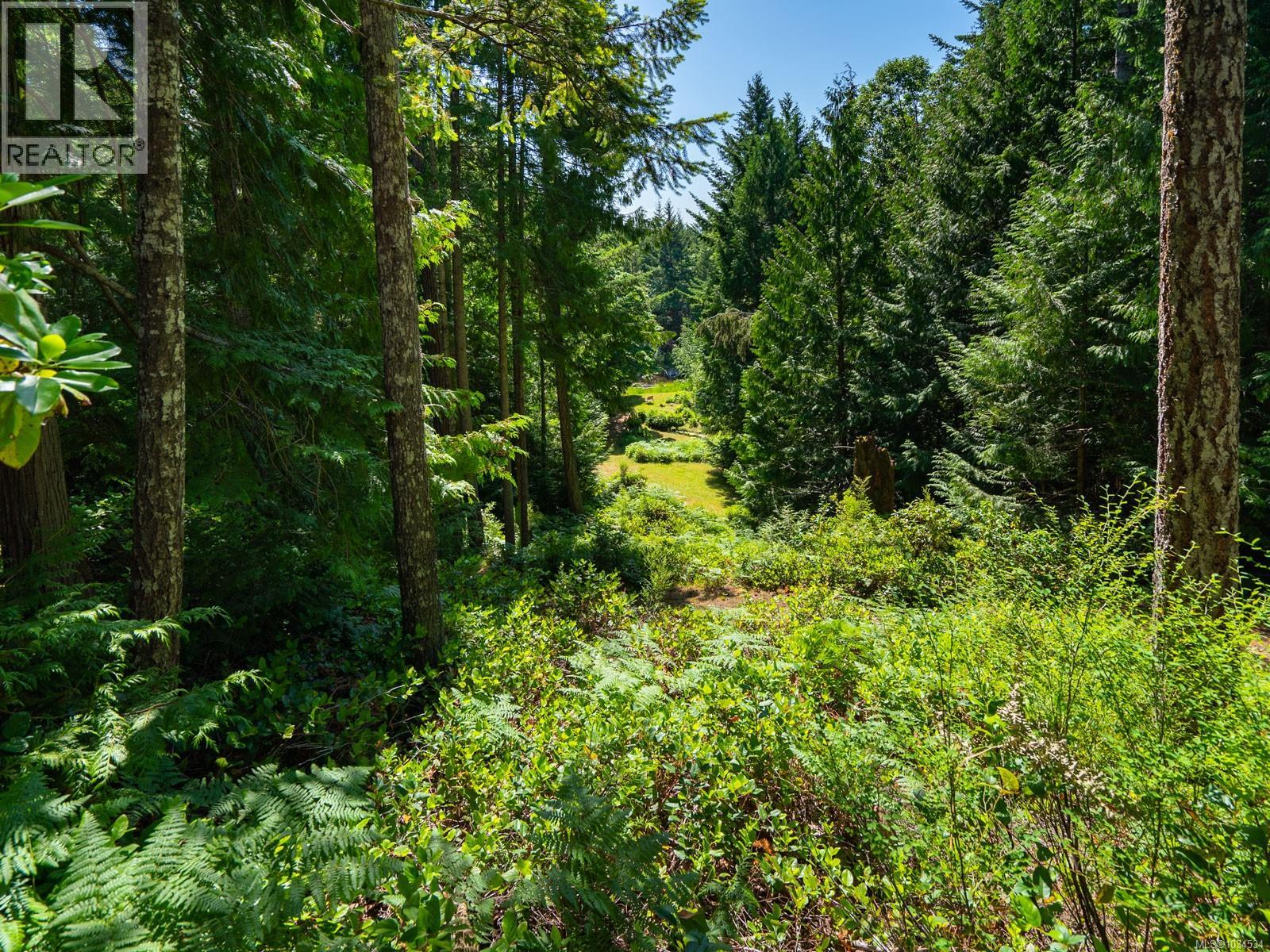 1055 Spider Lake Rd, Qualicum Beach